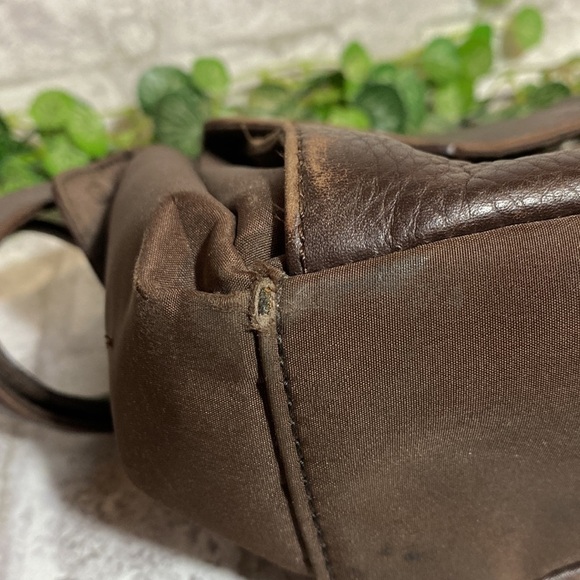 Fossil Leather Handbag with Key Brown - Picture 11 of 13